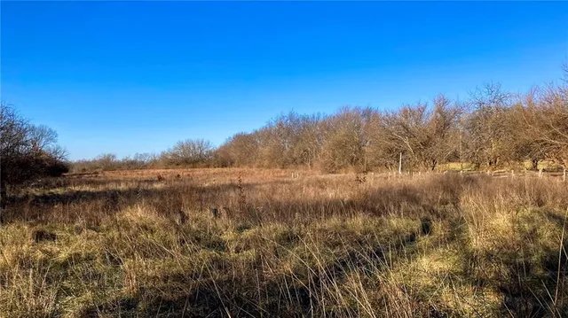 $360,000 | South School Road, Raymore, MO 64083