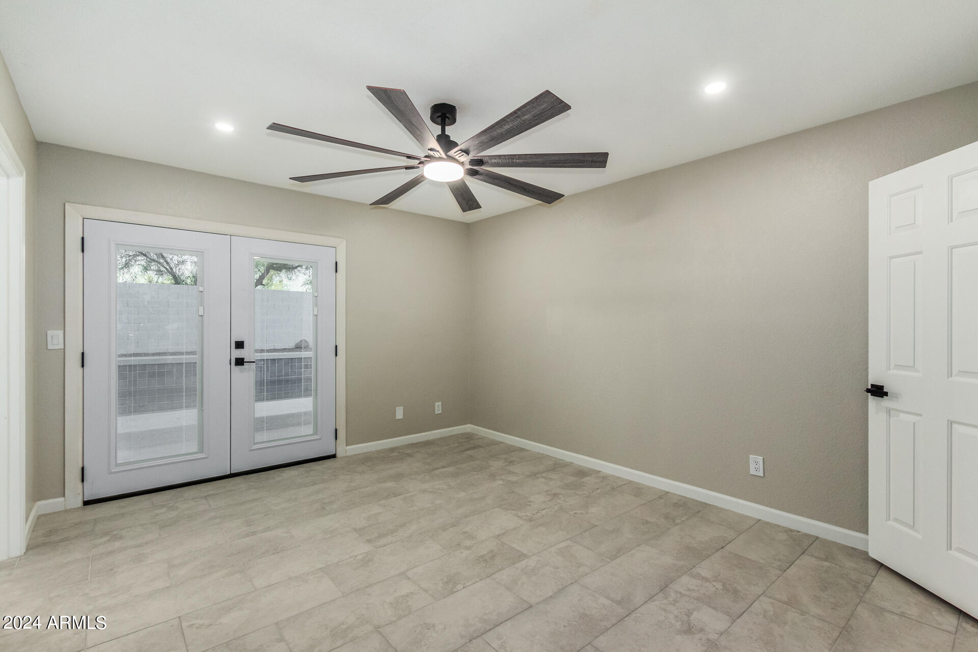 1734 West Banff Ln. Phoenix, AZ 85023 - Photo 14 of 44 0028-26 - Banff