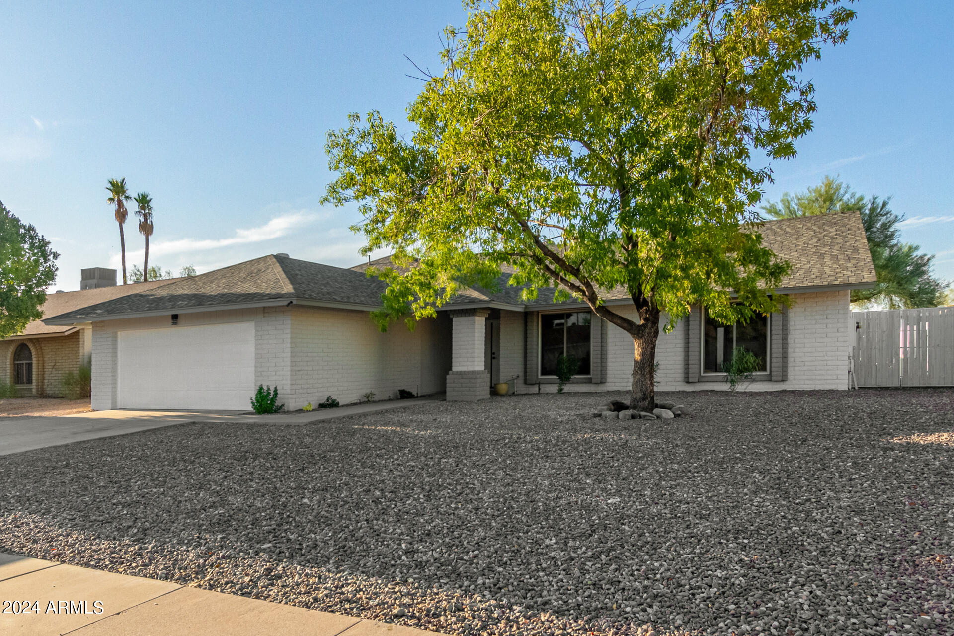 1734 West Banff Ln. Phoenix, AZ 85023 - Photo 4 of 44 0012-10 - Banff