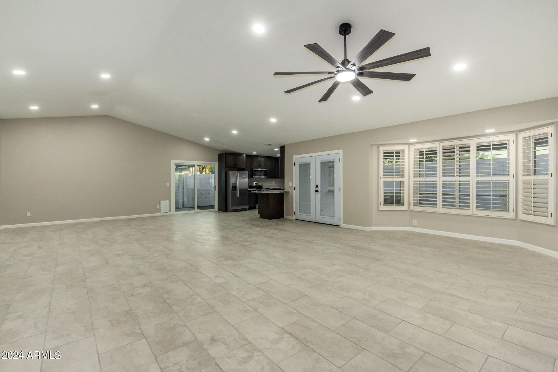 1734 West Banff Ln. Phoenix, AZ 85023 - Photo 5 of 44 0014-13 - Banff