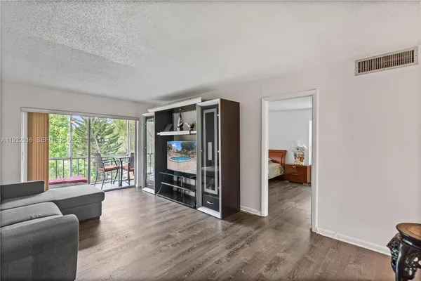 $94,900 | 8400 Lagos De Campo Boulevard, Unit 312, Tamarac, FL 33321