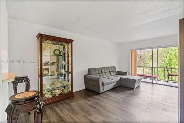 $94,900 | 8400 Lagos De Campo Boulevard, Unit 312, Tamarac, FL 33321