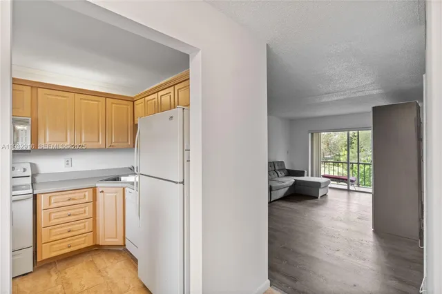 $103,000 | 8400 Lagos De Campo Boulevard, Unit 312, Tamarac, FL 33321