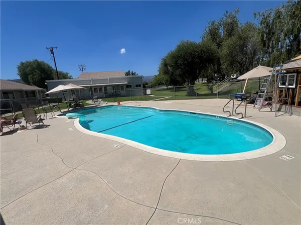 $1,800 | 150 East Lakeshore Drive, Lake Elsinore, CA 92530