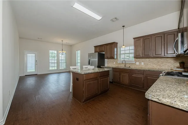 $2,200 | 809 Dove Run Trail, College Station, TX 77845