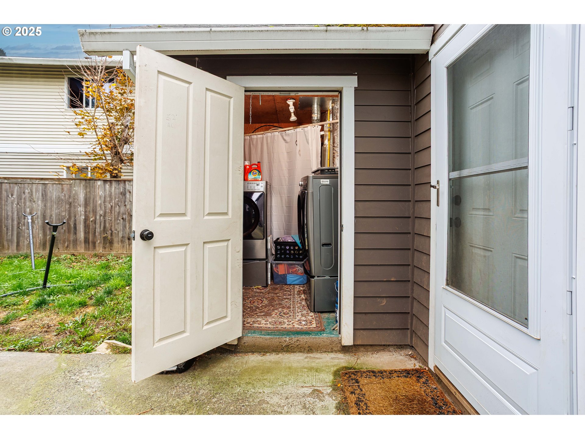 11511 Southeast Division Street Portland, OR 97266 - Photo 18 of 21 a view of front door