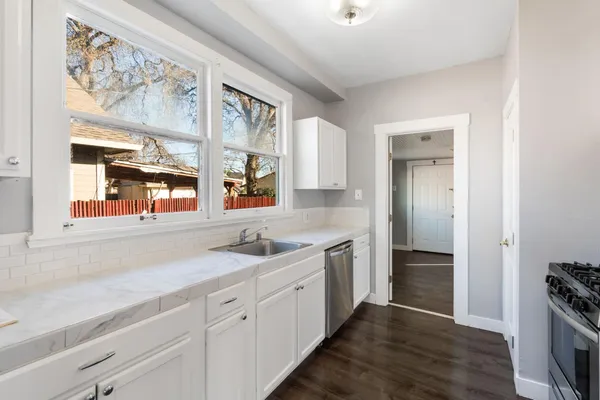 $380,000 | 526 Redwood Avenue, Sacramento, CA 95815