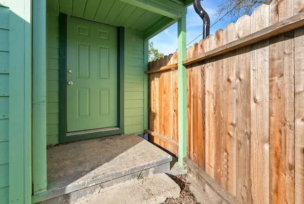 $380,000 | 526 Redwood Avenue, Sacramento, CA 95815