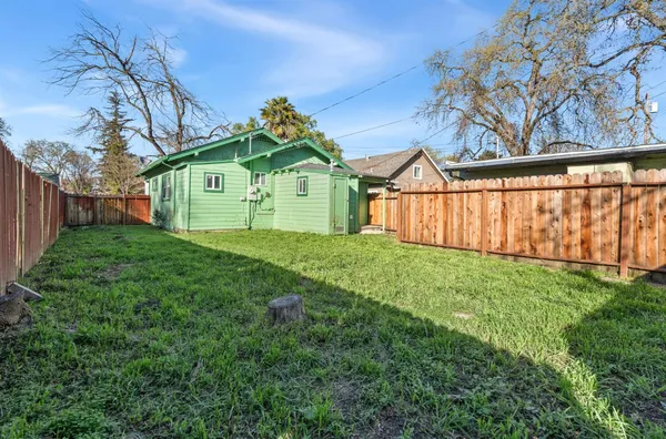 $380,000 | 526 Redwood Avenue, Sacramento, CA 95815