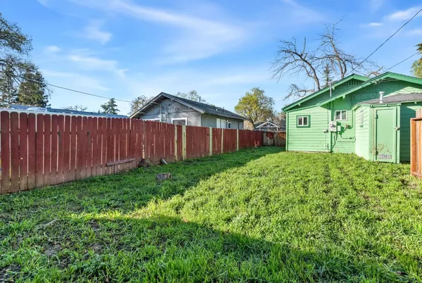 $380,000 | 526 Redwood Avenue, Sacramento, CA 95815
