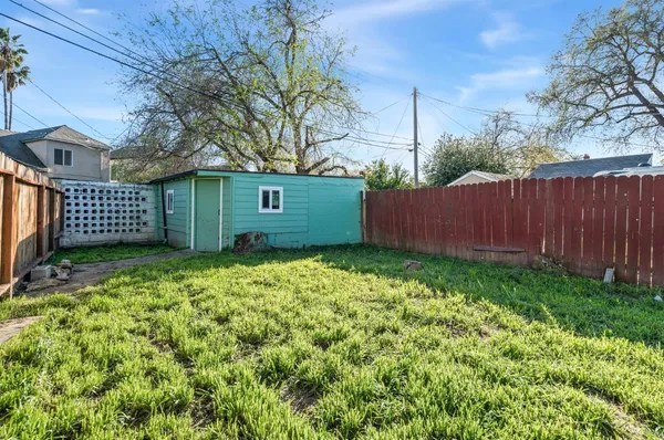 $380,000 | 526 Redwood Avenue, Sacramento, CA 95815