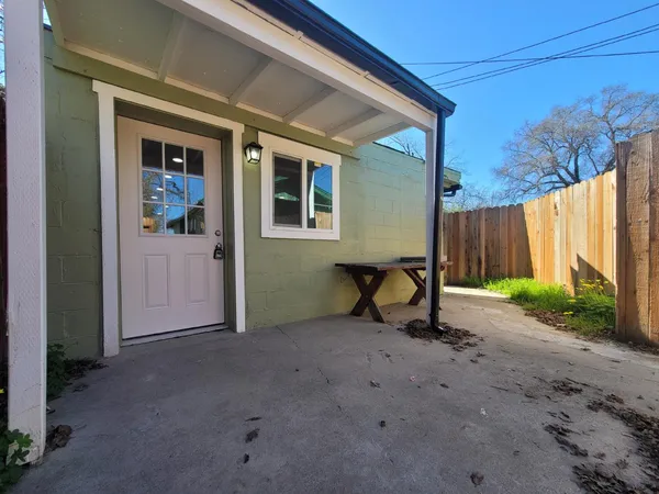 $380,000 | 526 Redwood Avenue, Sacramento, CA 95815
