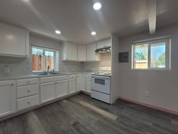 $380,000 | 526 Redwood Avenue, Sacramento, CA 95815