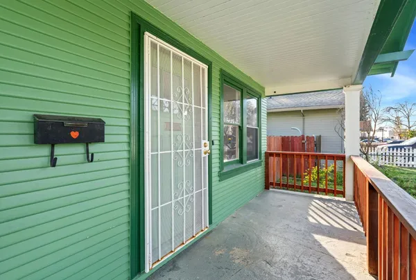 $380,000 | 526 Redwood Avenue, Sacramento, CA 95815