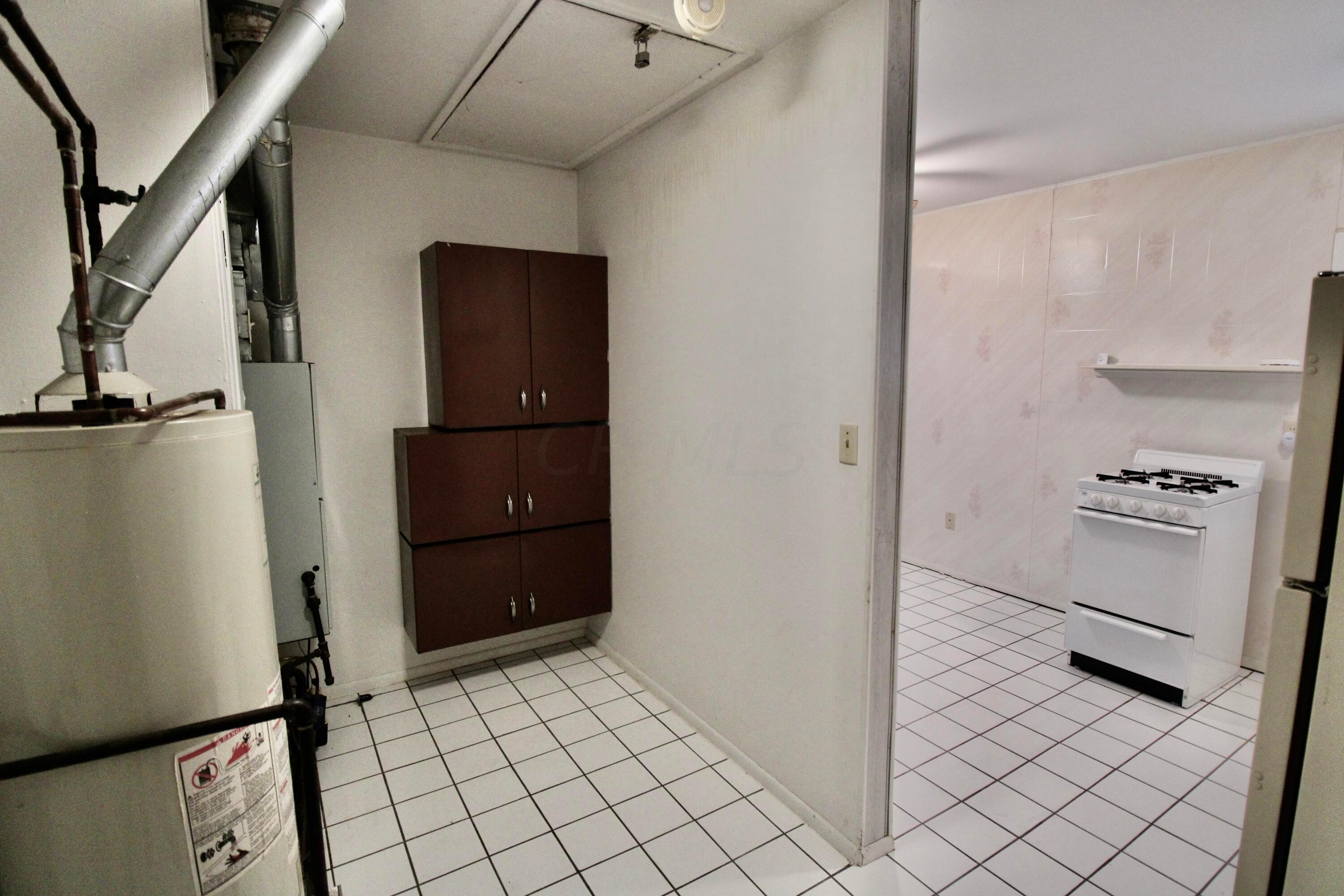 3464-3466 Eakin Road Columbus, OH 43204 - Photo 45 of 51 extra space 1 bedroom unit
