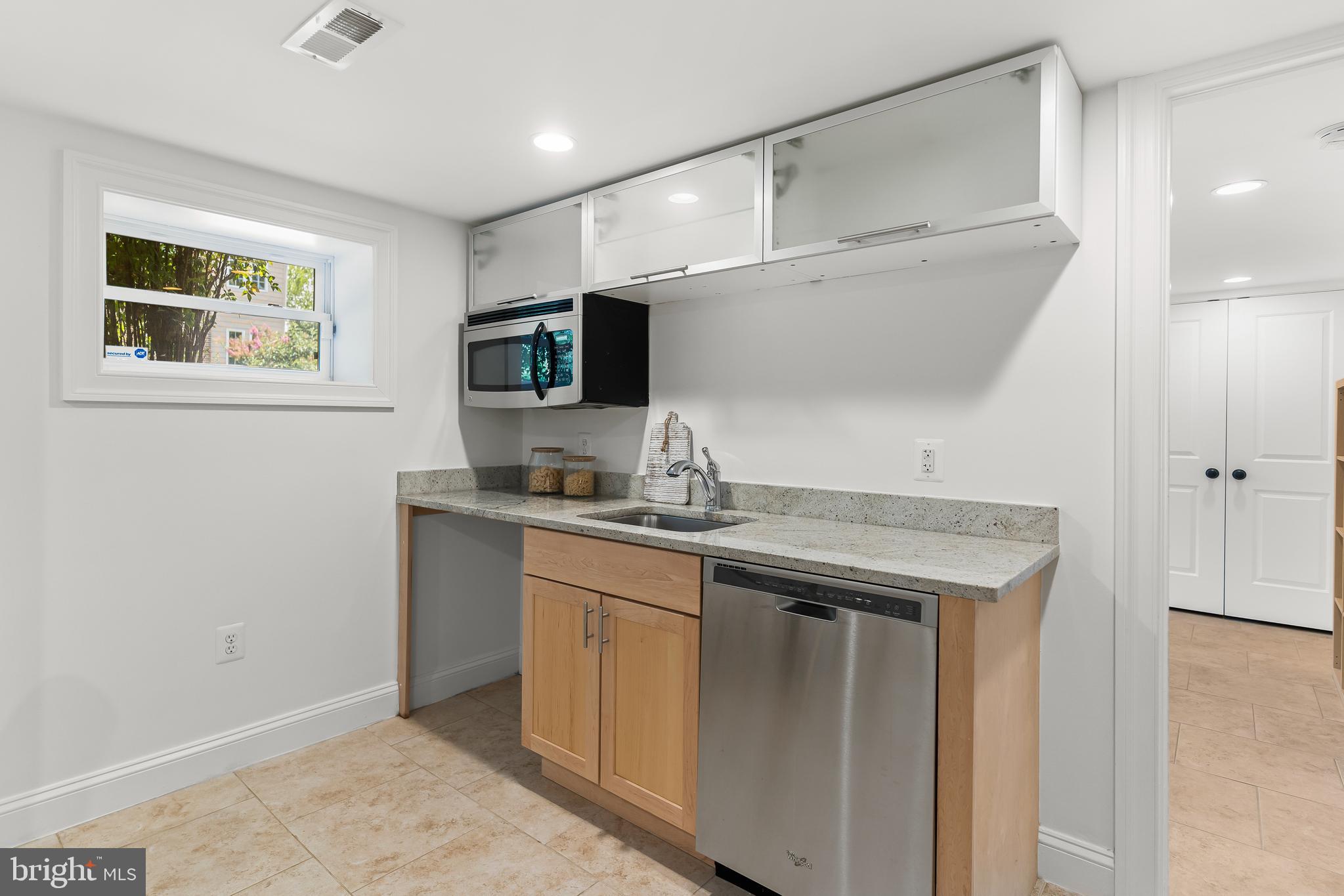 1533 East Capitol Street Southeast Washington, DC 20003 - Photo 43 of 54