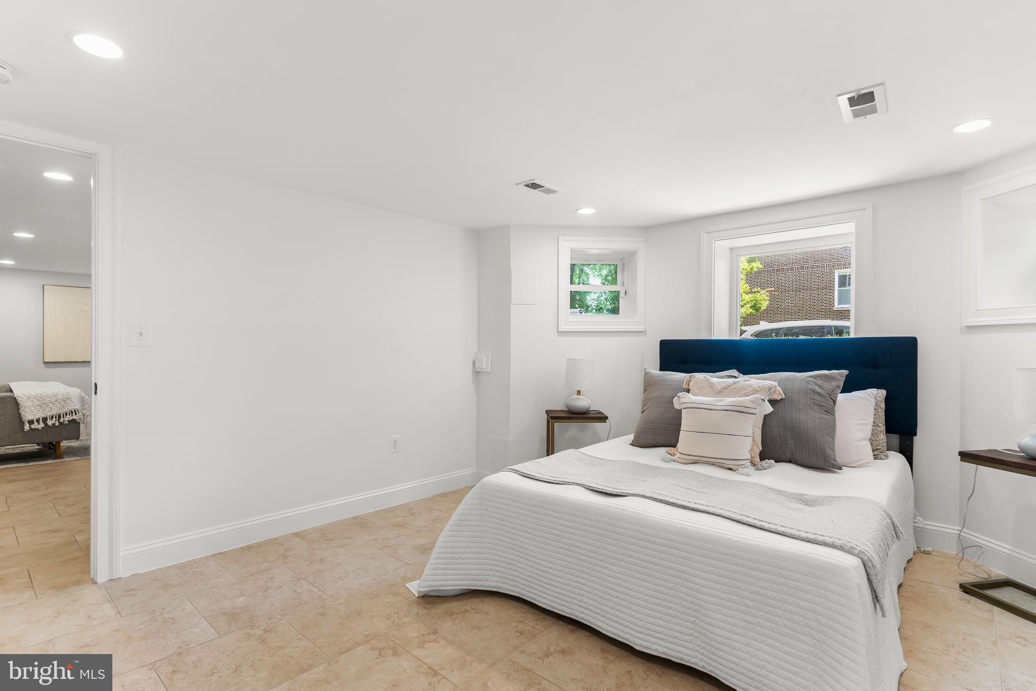 1533 East Capitol Street Southeast Washington, DC 20003 - Photo 44 of 54