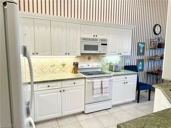 $7,200 | 27080 Lake Harbor Court, Unit 202, Bonita Springs, FL 34134