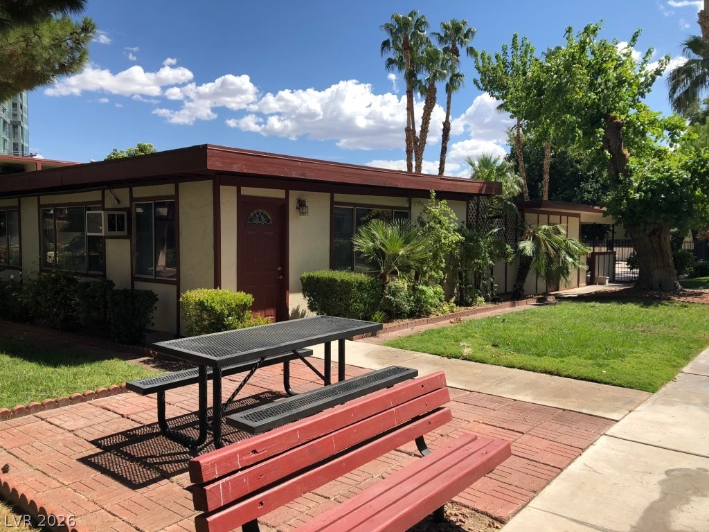 350 East Desert Inn Road, Unit H201 Las Vegas, NV 89109 - Photo 12 of 16 Clubhouse/ Picnic Area