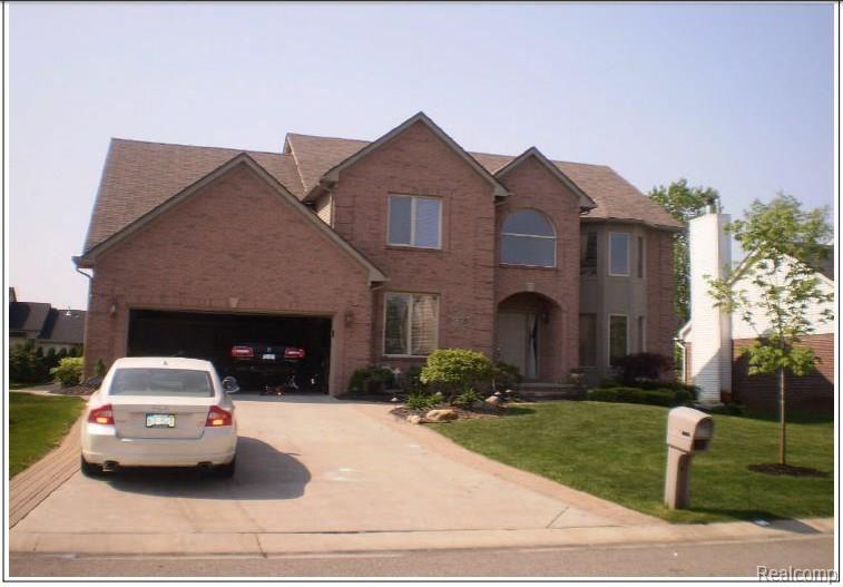 1735 Angela Road Walled Lake, MI 48390 - Photo 1 of 31 1.jpg