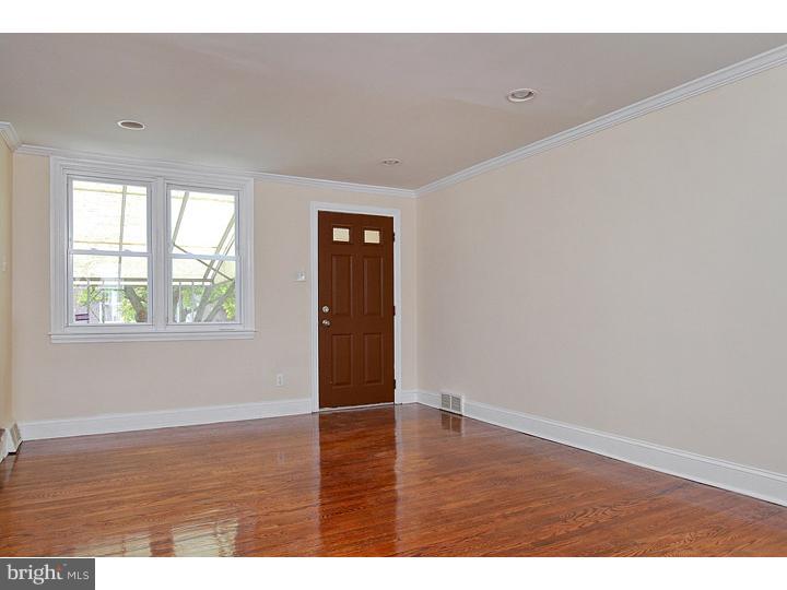 1307 Pennington Road Philadelphia, PA 19151 - Photo 3 of 12 Living Room