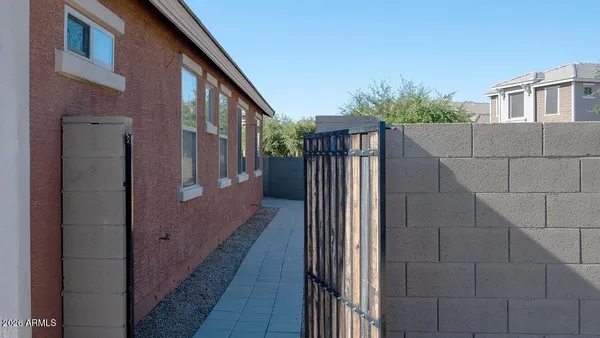 $2,400 | 4356 East Sack Drive, Phoenix, AZ 85050