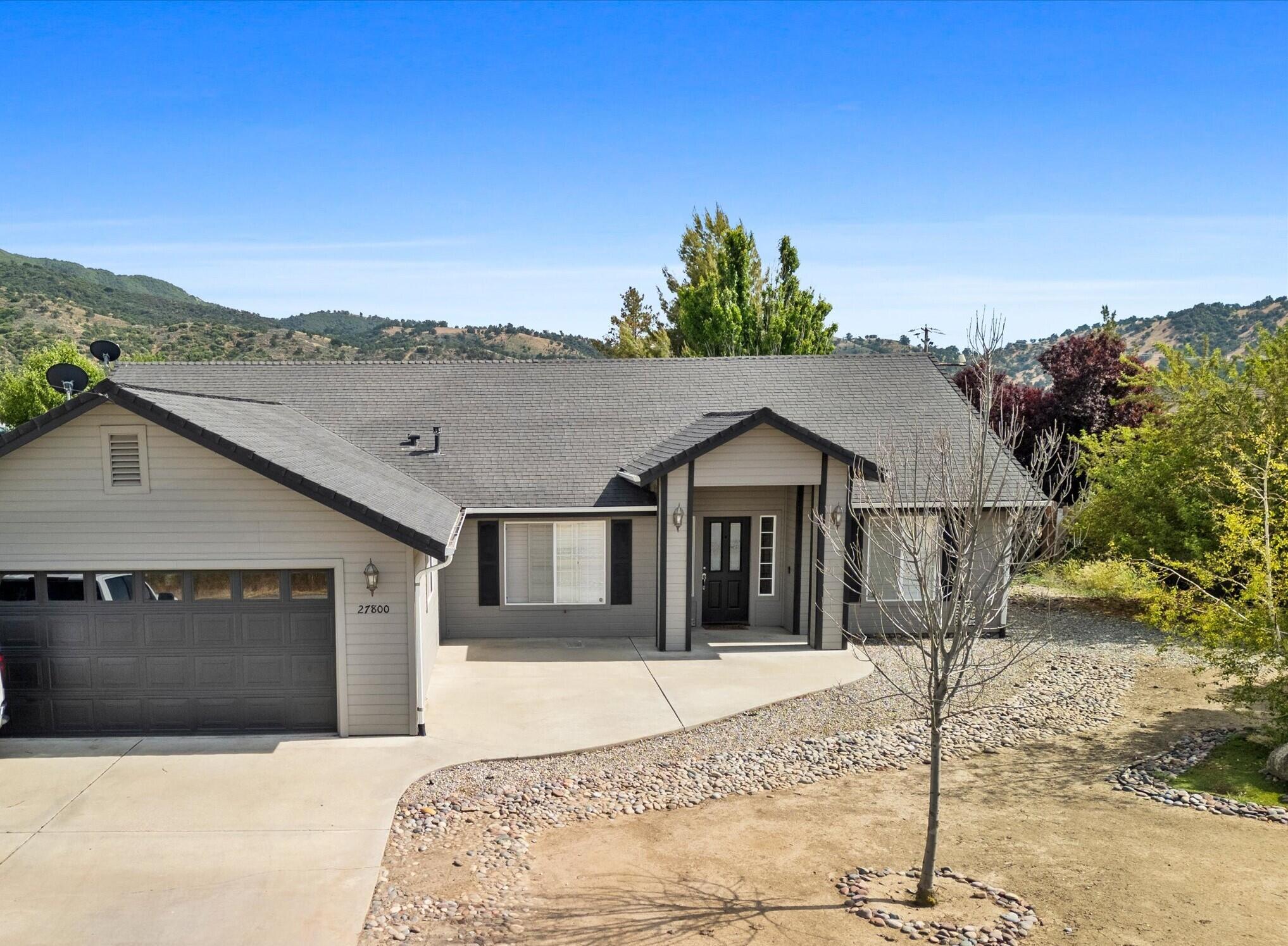 27800 Crofun Road Tehachapi, CA 93561 - Photo 2 of 16 front