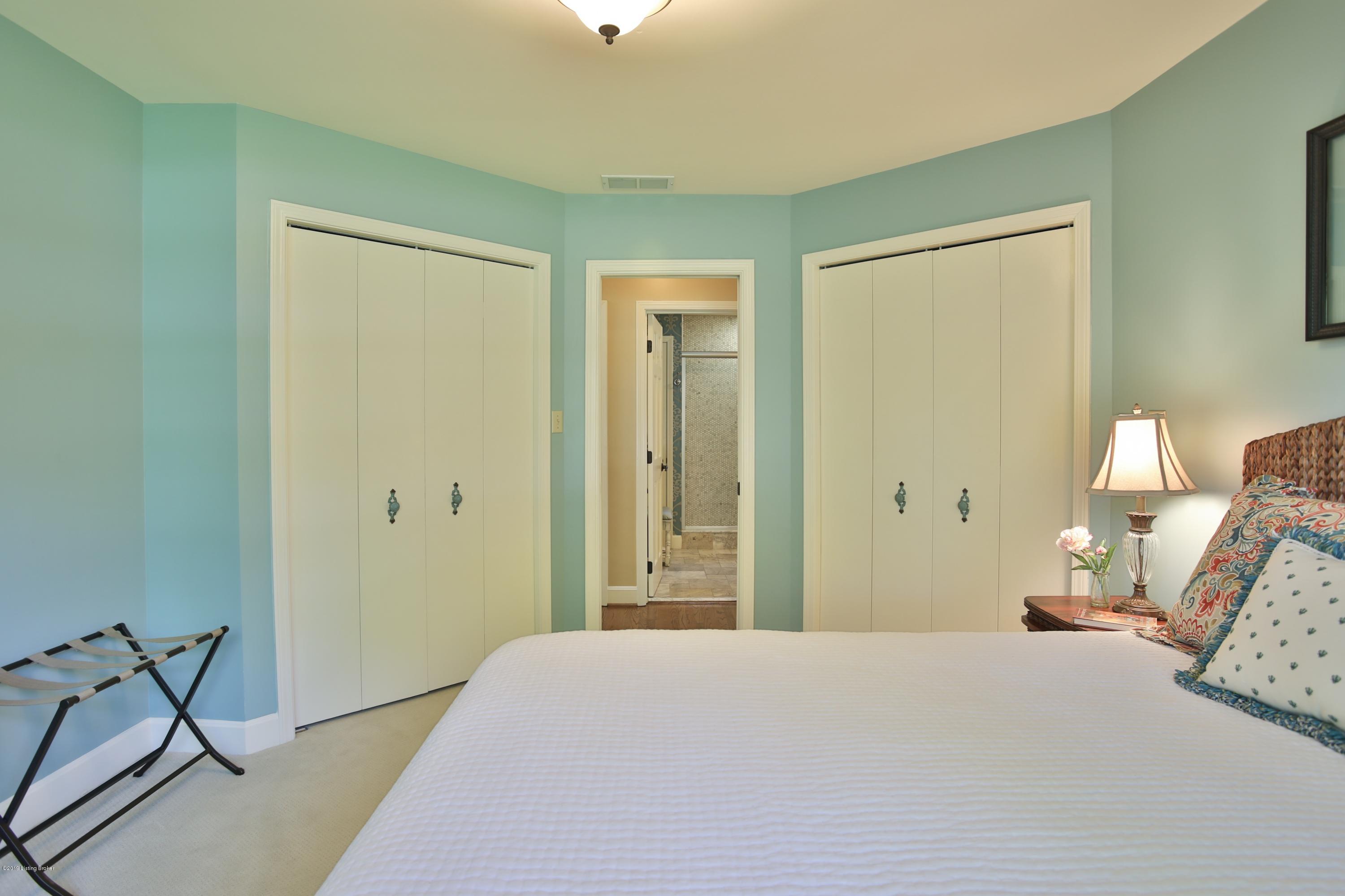 205 Sequoya Road Louisville, KY 40207 - Photo 22 of 38 Double closets