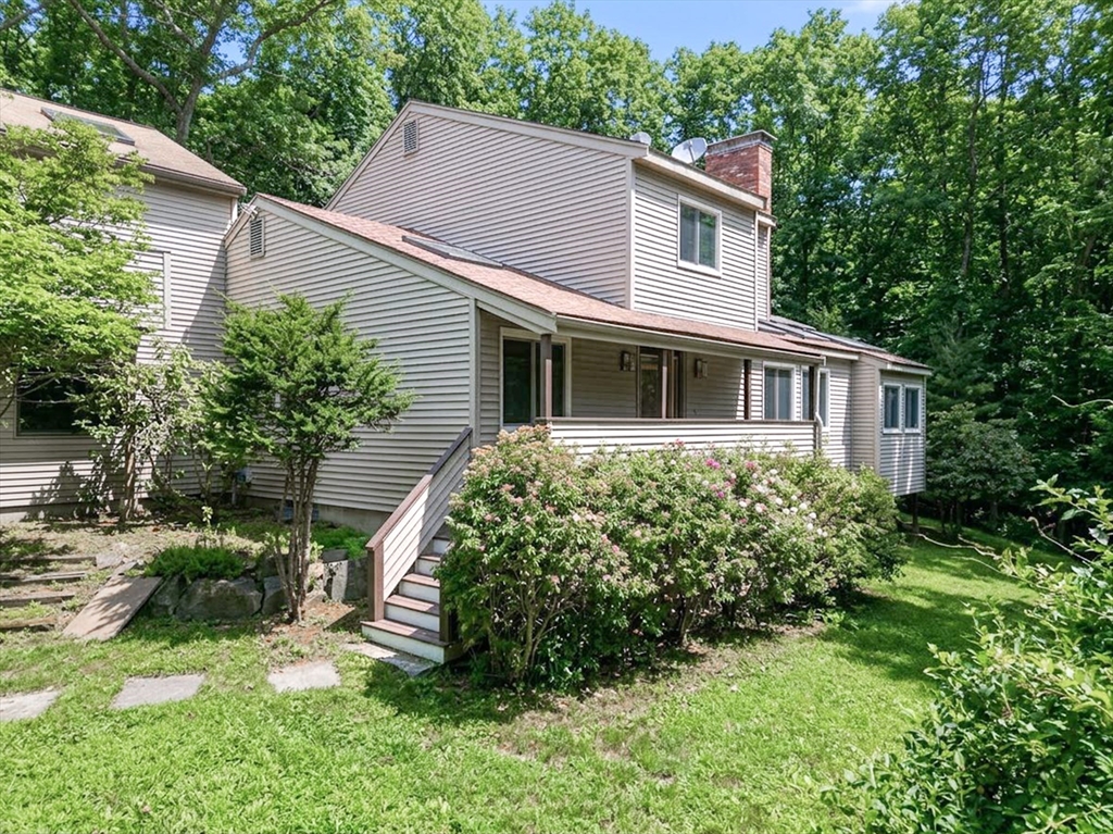 215 North Street Upton, MA 01568 - Photo 4 of 38