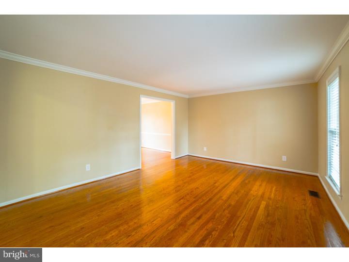 289 Sugartown Road Radnor, PA 19087 - Photo 3 of 24