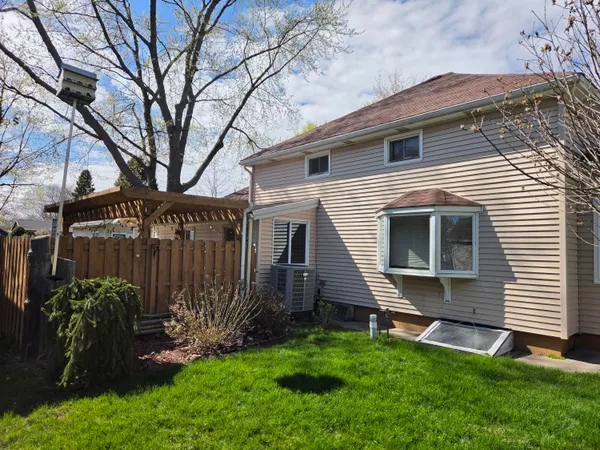 $259,000 | 603 New William Street, Ludington, MI 49431