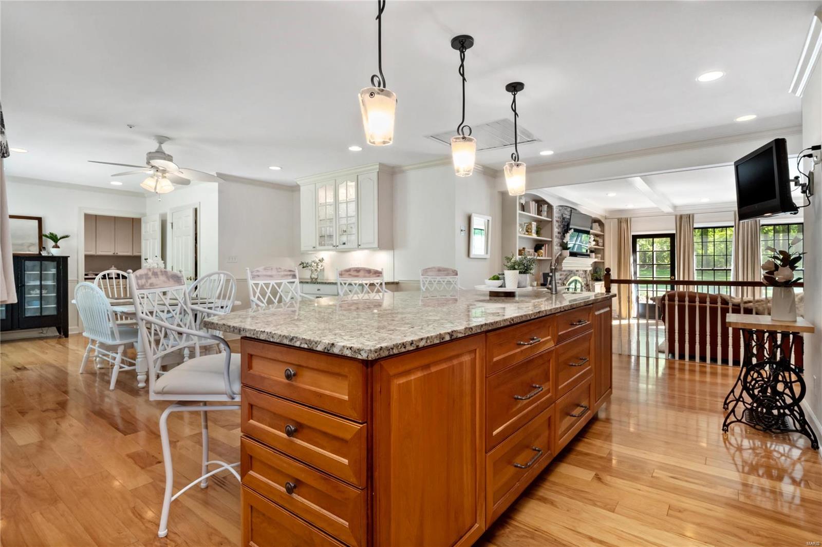 2416 White Stable Road St. Louis, MO 63141 - Photo 5 of 59