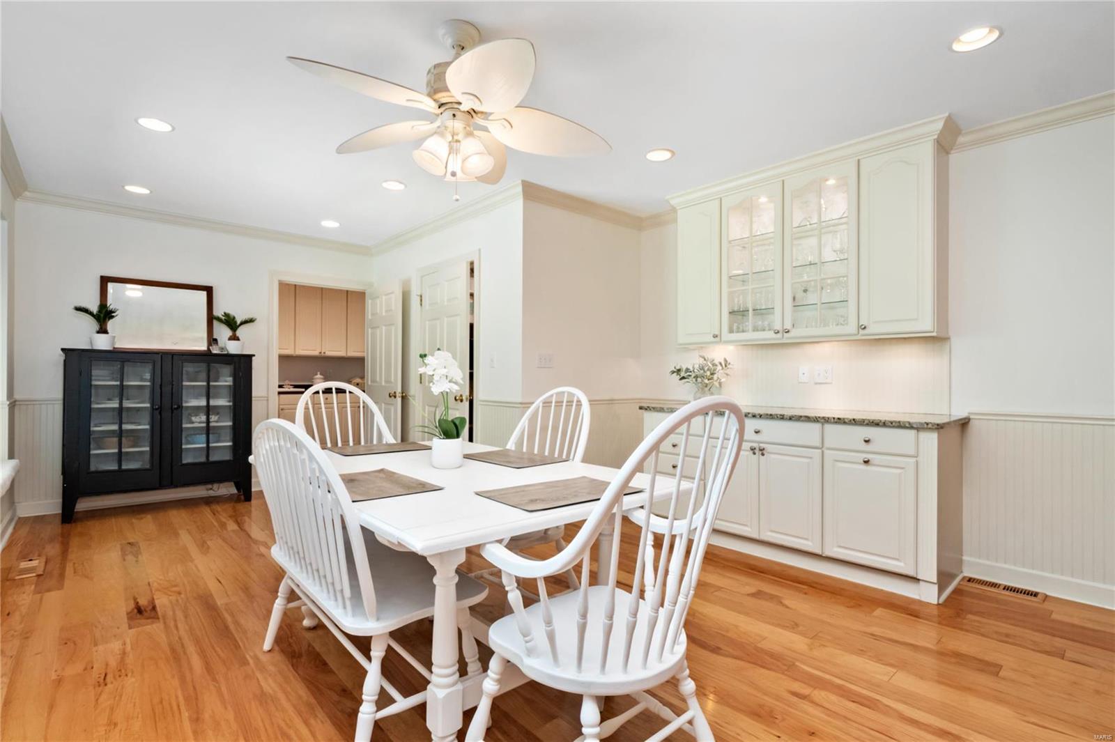 2416 White Stable Road St. Louis, MO 63141 - Photo 9 of 59