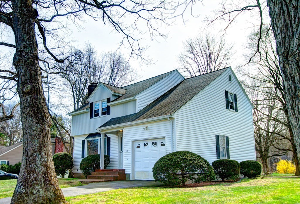 83 Park Road Chelmsford, MA 01824 - Photo 2 of 40 Gallery Image 2
