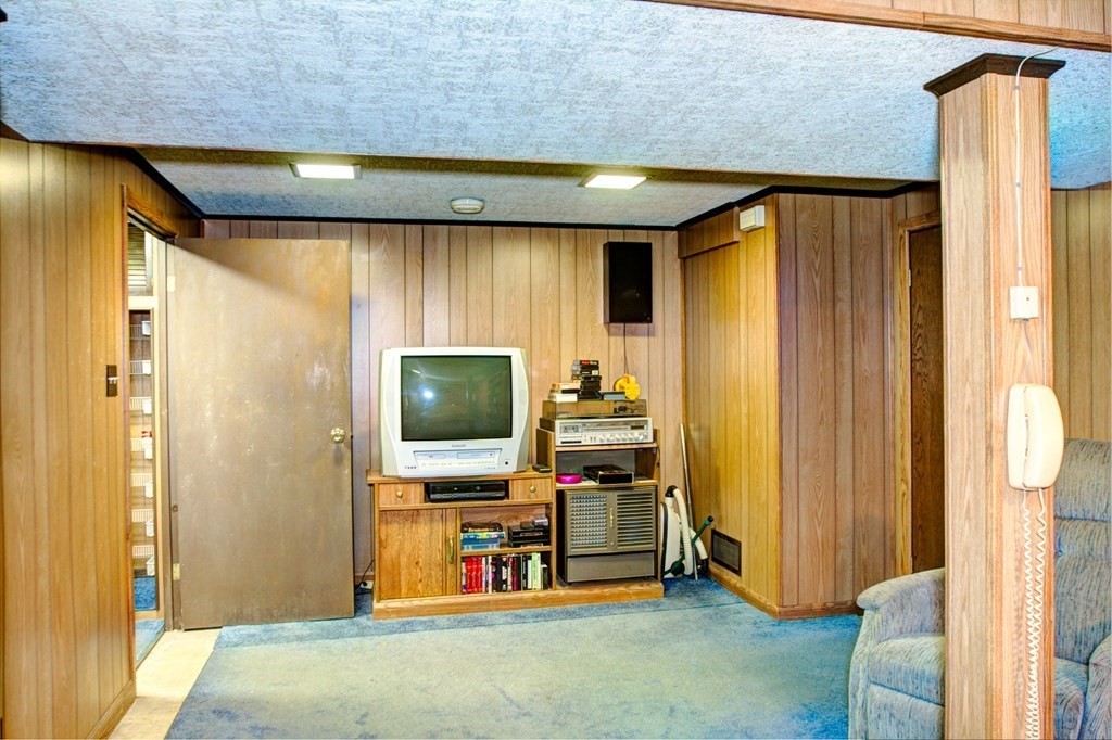 83 Park Road Chelmsford, MA 01824 - Photo 32 of 40 Gallery Image 32