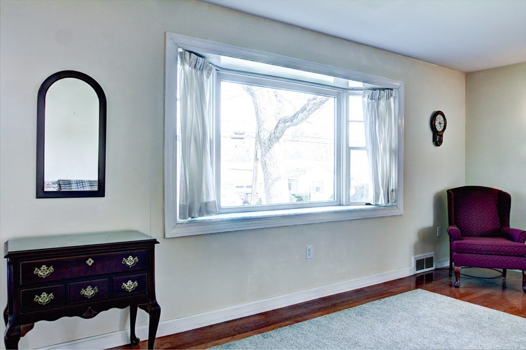 83 Park Road Chelmsford, MA 01824 - Photo 6 of 40 Gallery Image 6