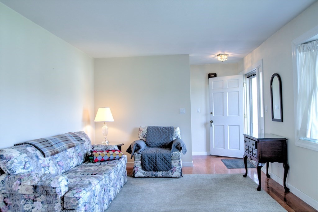83 Park Road Chelmsford, MA 01824 - Photo 8 of 40 Gallery Image 8