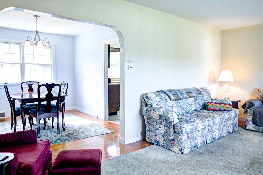 83 Park Road Chelmsford, MA 01824 - Photo 9 of 40 Gallery Image 9