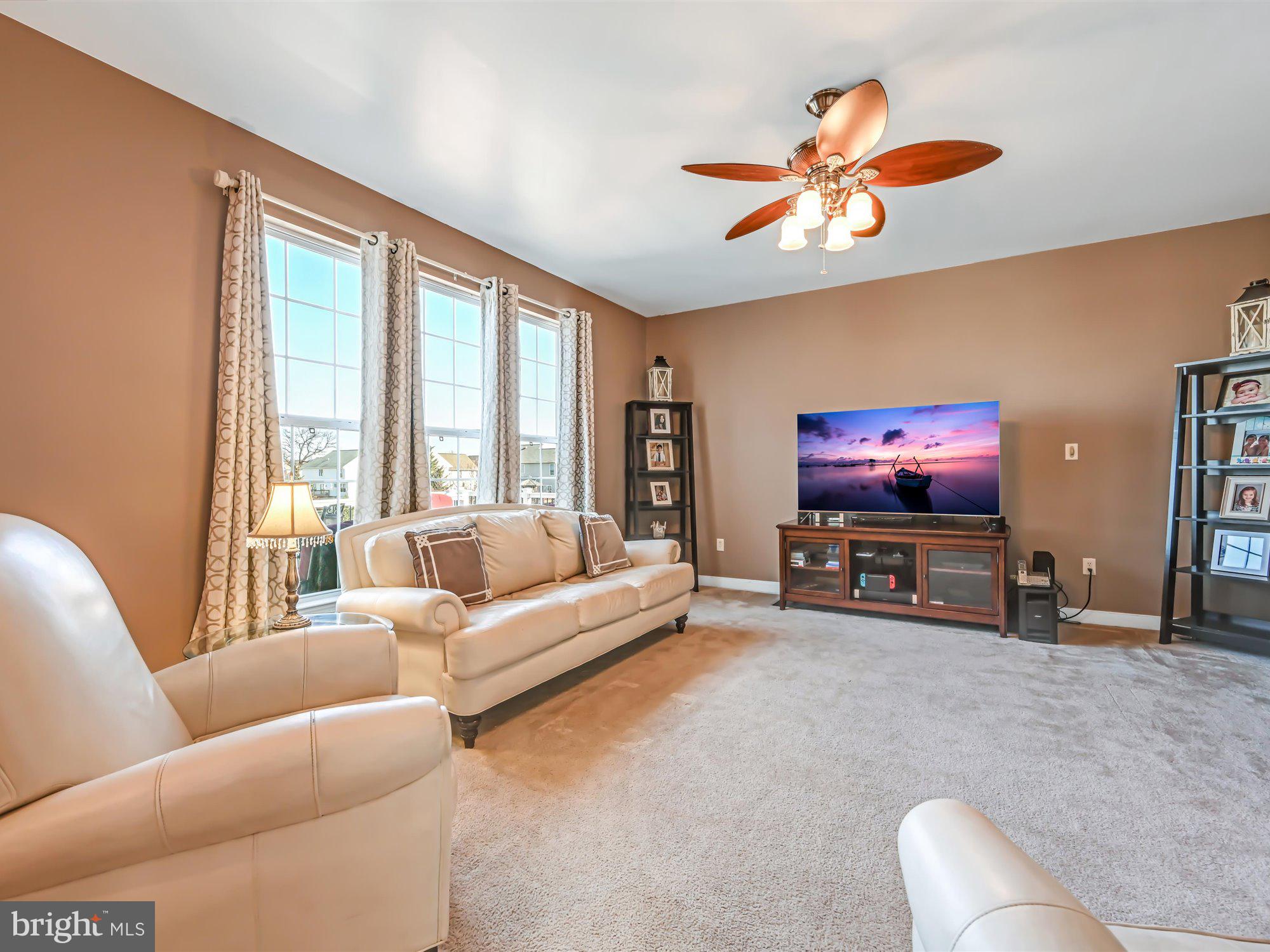456 Countryside Road Seven Valleys, PA 17360 - Photo 10 of 27 Family Room