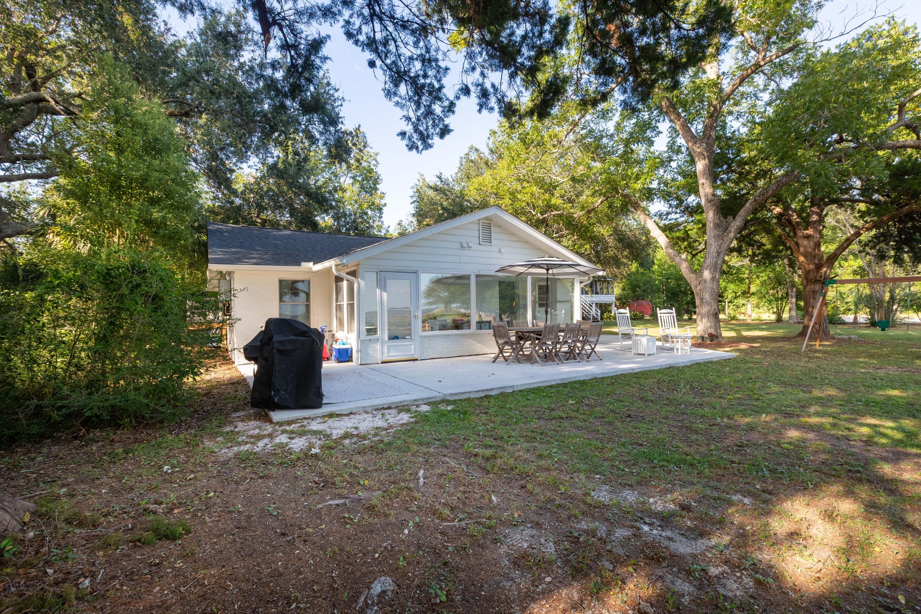 1135 Cottage Road Charleston, SC 29412 - Photo 36 of 54 1135 Cottage Rd_Brett Martin Photography
