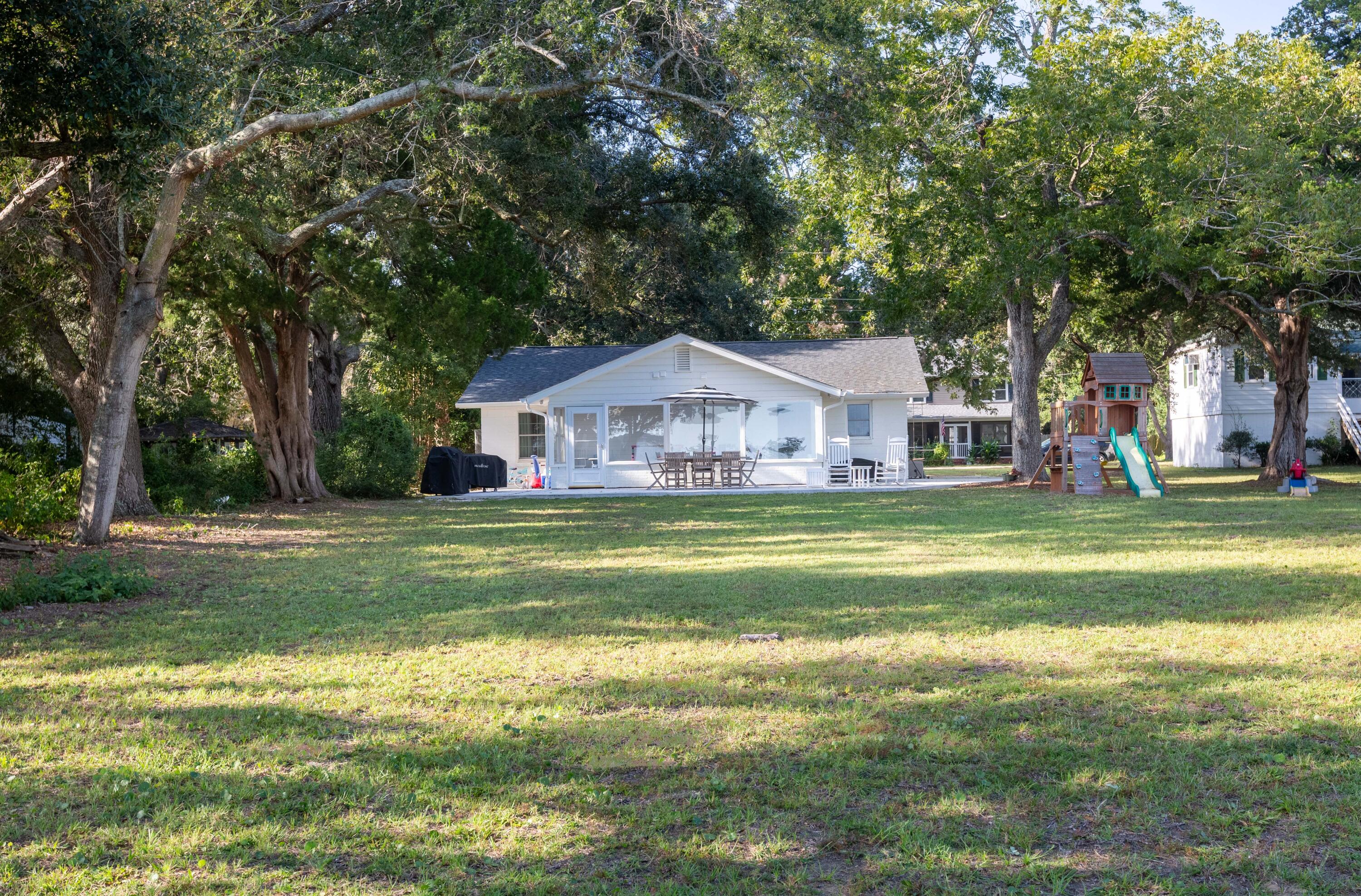 1135 Cottage Road Charleston, SC 29412 - Photo 38 of 54 1135 Cottage Rd_Brett Martin Photography