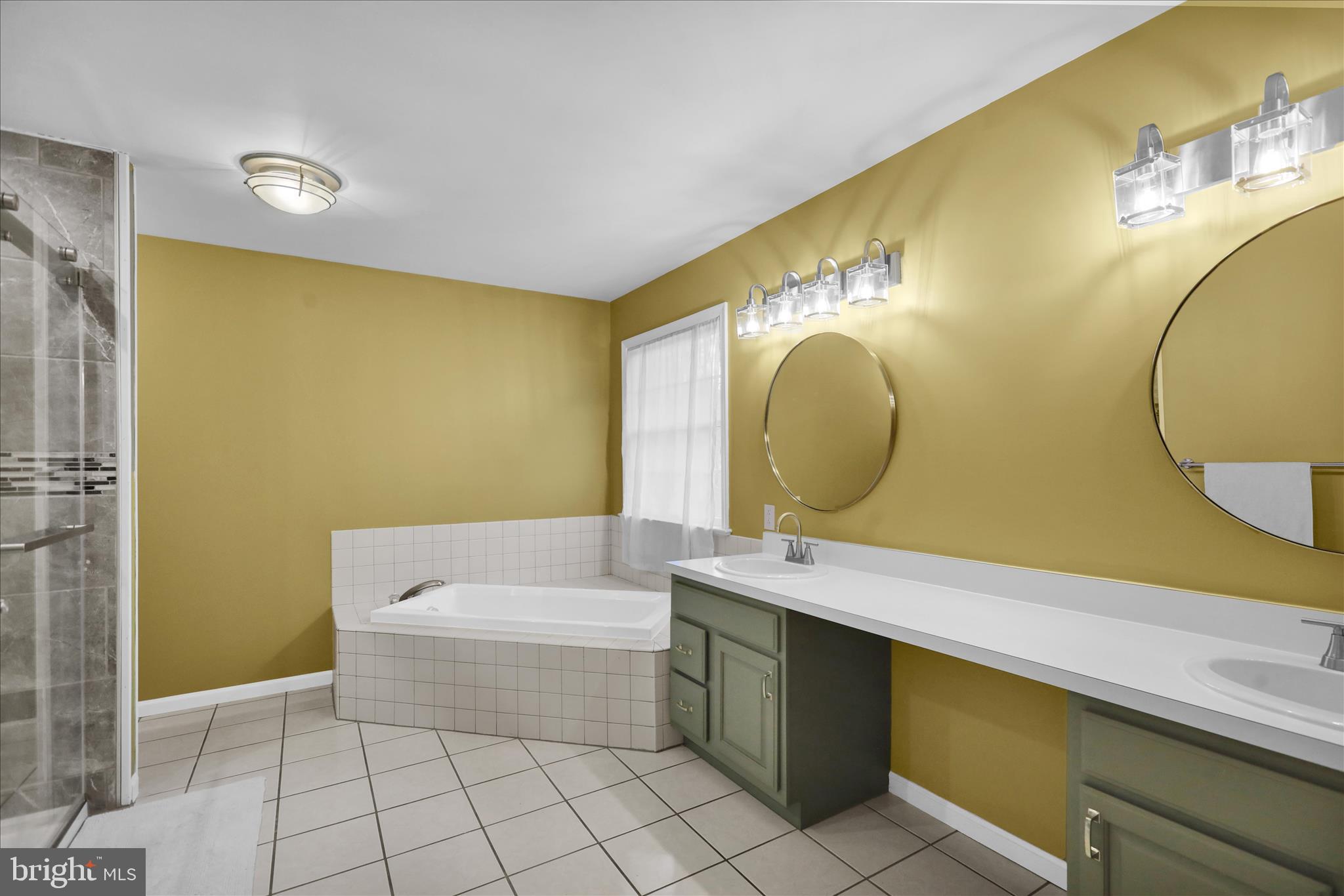 2004 Ridgeview Drive Orwigsburg, PA 17961 - Photo 38 of 56 Soaking tub