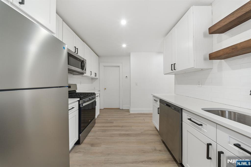 11 West Gouverneur Avenue, Unit 2 Rutherford, NJ 07070 - Photo 17 of 20