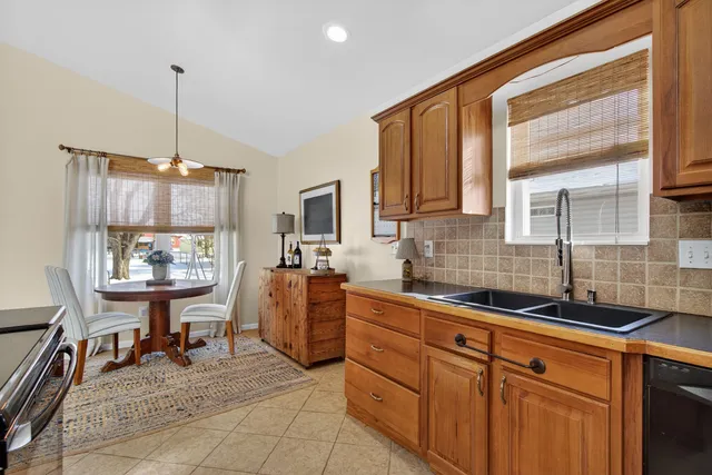 $250,000 | 167 Golfview Drive, Brooklyn, MI 49230