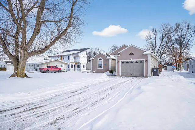 $250,000 | 167 Golfview Drive, Brooklyn, MI 49230