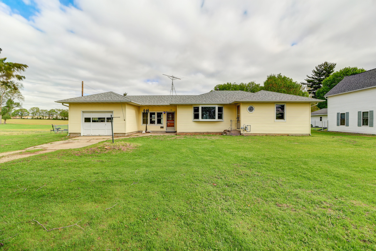 1134 West Main Street Thomson, IL 61285 - Photo 1 of 26