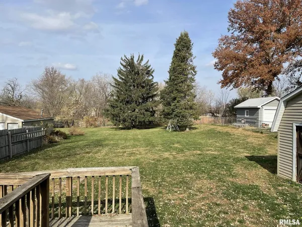 $1,700 | 2806 West 47th Street, Davenport, IA 52806