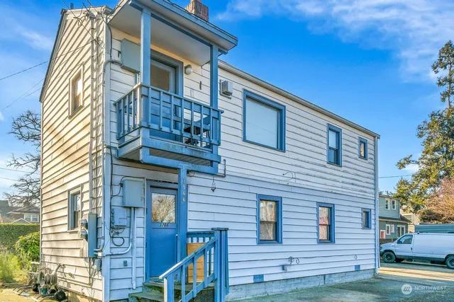 $4,600,000 | 2515 Belvidere Avenue Southwest, Seattle, WA 98126