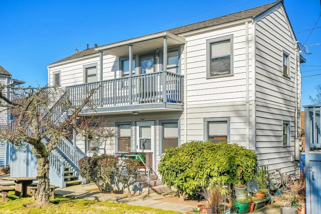 $4,600,000 | 2515 Belvidere Avenue Southwest, Seattle, WA 98126
