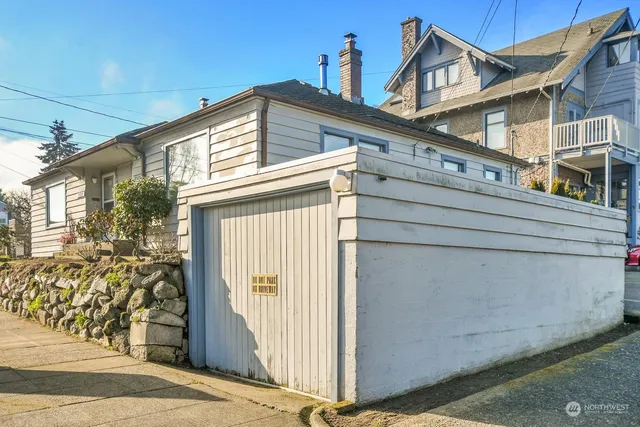 $4,600,000 | 2515 Belvidere Avenue Southwest, Seattle, WA 98126